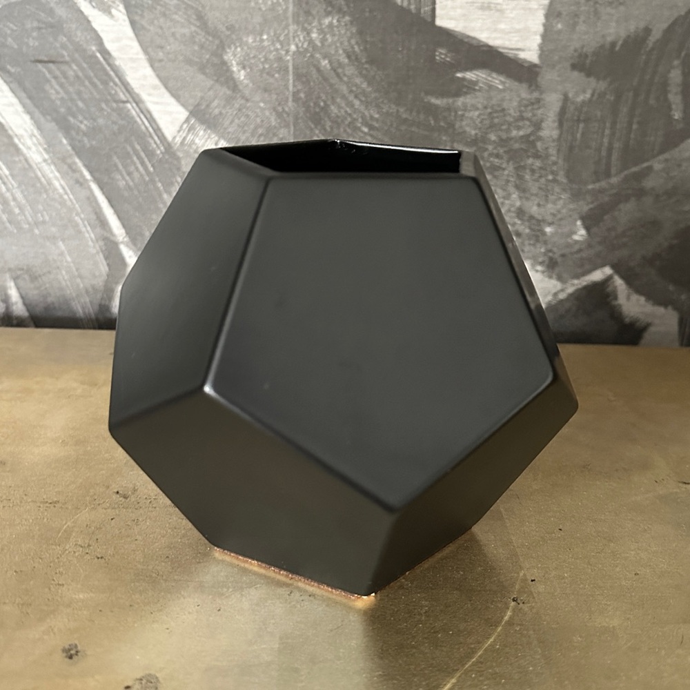 Caravan Pacific Black Hexagon Vase